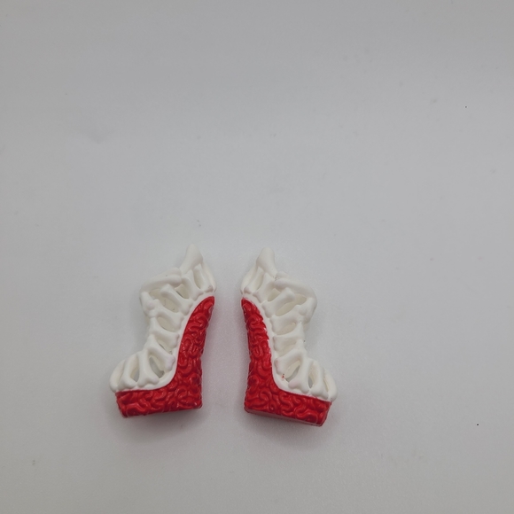 Monster High Doll Ghoulia Yelps Dot Dead Gorgeous or Ghouls Night Out shoes - Picture 2 of 2